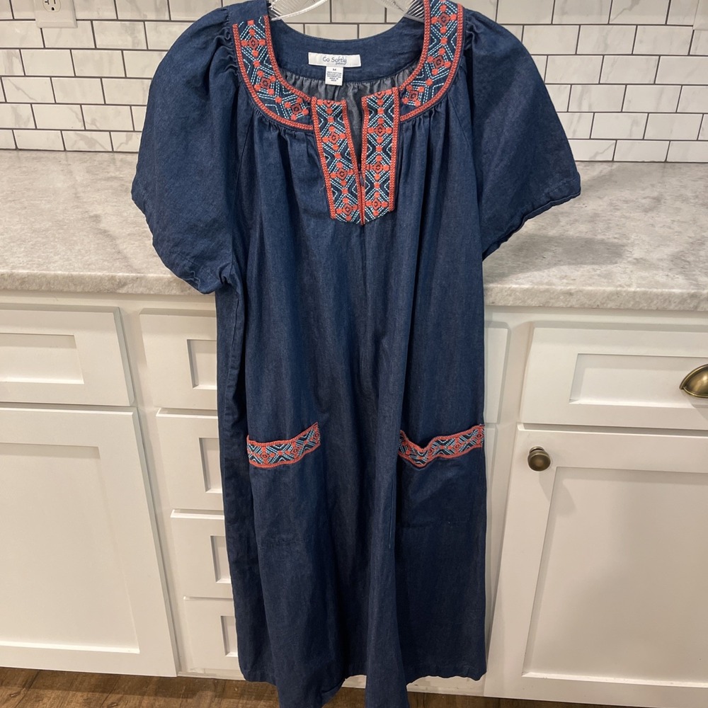 Go Softly Patio Dress Womens M Blue Denim Embroidered V-Neck Short Sleeve Midi